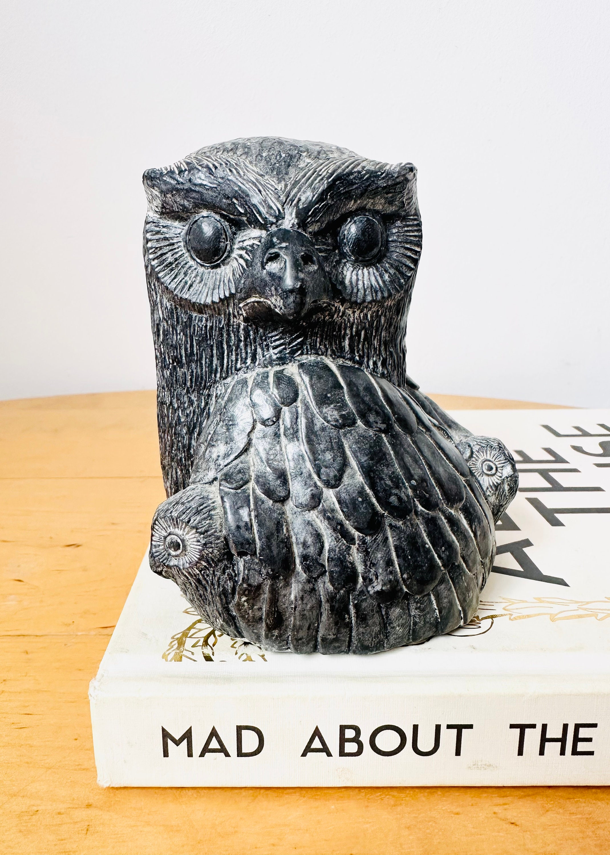 ウルフオリジナルズによるヴィンテージフクロウの彫刻。カナダで手作り