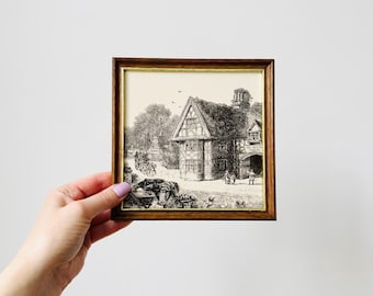 Grabado enmarcado sobre base de cerámica, pueblo inglés, Ye Olde Harte
