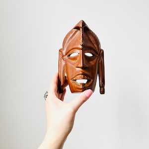 Vintage African Wall Mask, Small Wooden Hand Craved Hanging, African Mask, African Wall Decor, Triabal Art, Wooden Wall Plaque