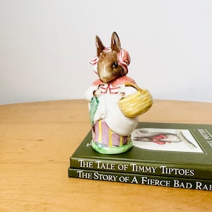Vintage 1951 Beswick Beatrix Potter Sra. Rabbit Figurine