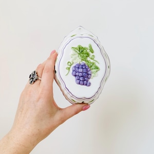 Vintage Ceramic Mould, Kitchen Wall Wall Hanging, Grape Motif, Cottage Decor