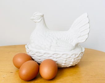 Vintage Ceramic Hen on Nest, Portmeirion White Egg Holder Chicken on Nest, 1960s, Cottage and Farmhouse Decor