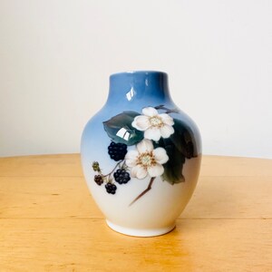 Royal Copenhagen Porcelain Bud, Flower image 3