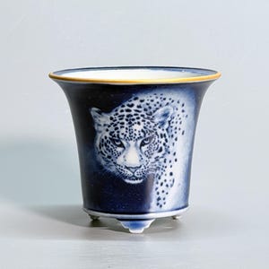 完全手作りの美しい青と白のユキヒョウ柄のフレアリム丸型盆栽鉢