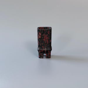 Handgeschnitzte Pflaumenblüte Jade Bambusform Gelehrte Vase Bonsaitopf