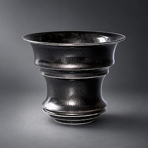 Vaso per bonsai Wujin fatto a mano con nodo di bambù a doppia nervatura centrale, realizzato con fibra di lepre nera e trasformato in forno di trasmutazione.