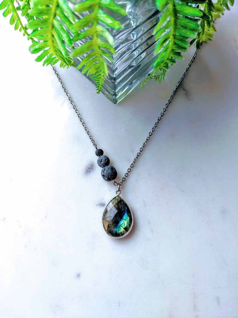 Labradorite Aromatherapy Necklace for Women Lava Stone Diffuser Necklace Labradorite Essential Oil Necklace Labradorite and Lava Stone