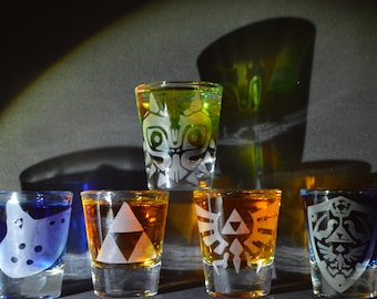 Juego de 5 vasos de chupito grabados con el logo de Zelda, ilustraciones de fans