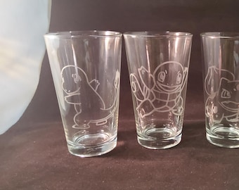 Vaso de bar Pokémon grabado. ¡Elige tu Pokémon! Arte de fan personalizado.