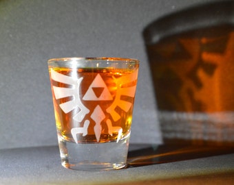 Zelda Hyrule crest LoZ Etched shot glass Fan Art