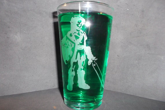 Link etched pub glass 16 oz