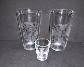 Juego de 2 vasos de pub USBC de Resident Evil de STARS y Umbrella, más chupito