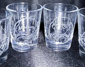 Juego de 4 vasos de chupito de Earthbound: Los 4 héroes en círculos