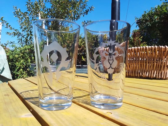 World of warcraft etched pub set (of 2)