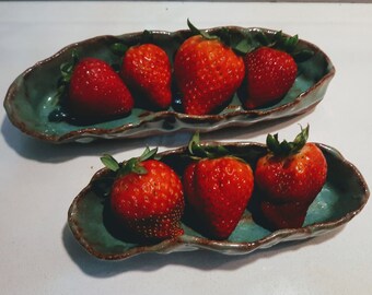 Small modern & rustic green nesting pots, Hand built pottery