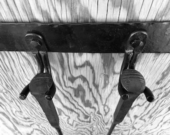 Juego de herramientas para chimenea de hierro forjado a mano: estante de pared, pala y atizador