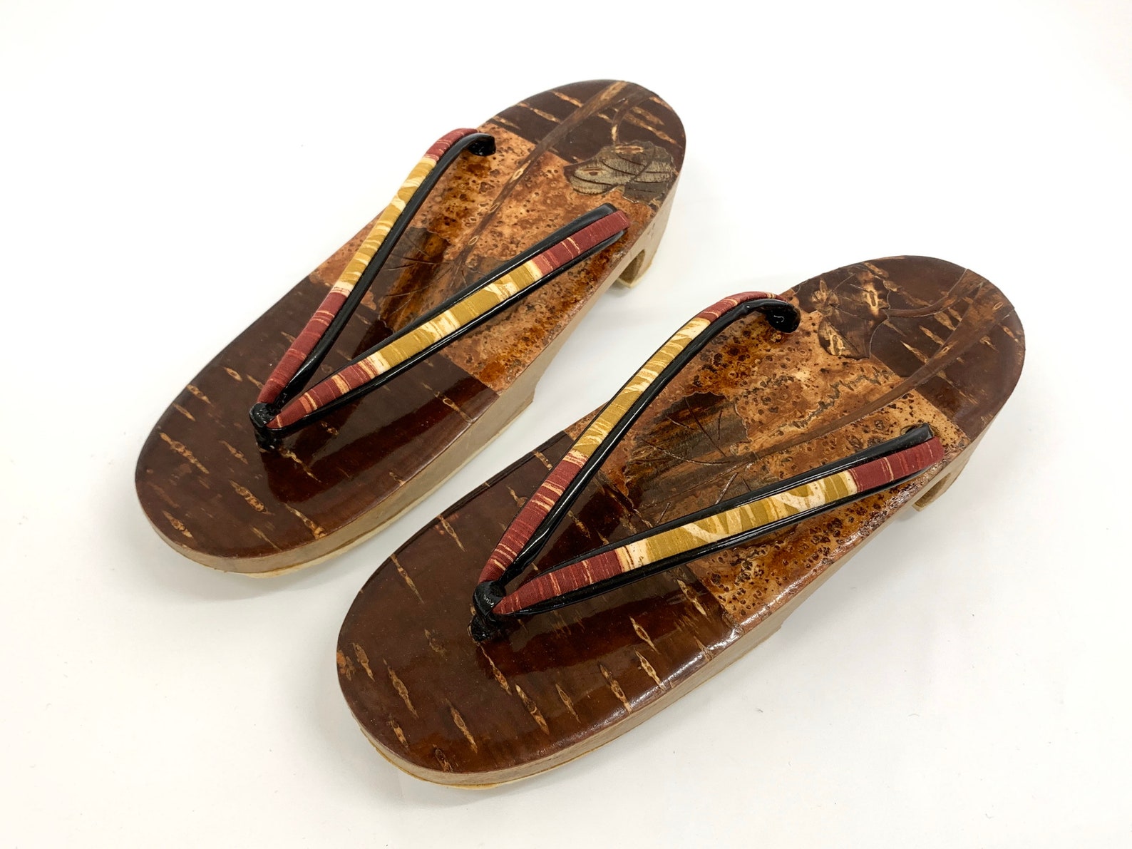 wooden zori