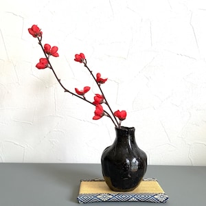 日本製陶器の花瓶、陶器ハンドメイドの単幹花瓶、天然釉の日本製陶器、wabi sabi 0424c