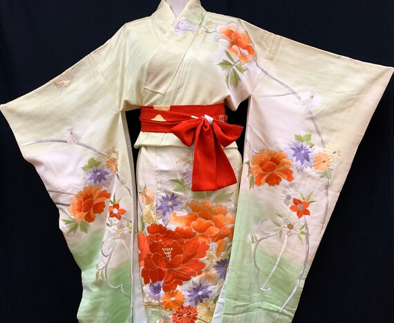 Japanese FURISODE Kimono/ EMBROIDERY/ Vintage Silk