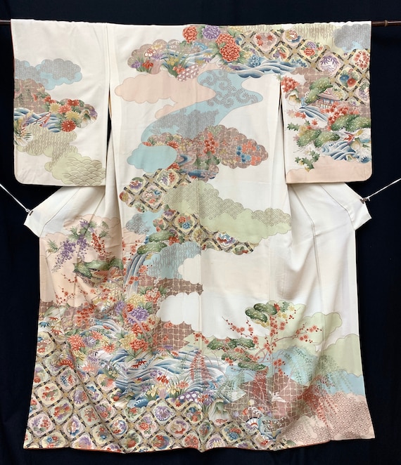 Gorgeous!! Japanese Silk Kimono Houmongi / Embroid