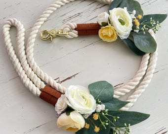 Rope Leash with Flowers butter Yellow Wedding, wedding Dog leash, gift for wedding, Dog lovers gift, ranunculus peony wedding leash