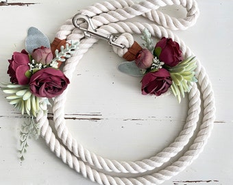 Rope leash with flowers wedding, wedding dog leash, gift for wedding couple, dog lovers gift, wedding leash, dog wedding, dog wedding attire