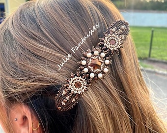 Barrette à cheveux tissée en perles marron et beige