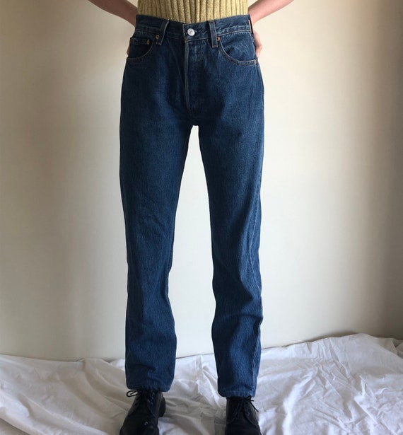 classic LEVI 501’s high waisted jeans