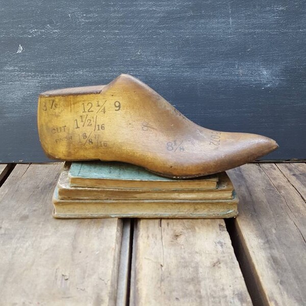 Wooden Shoe Form, Pointy Toe Cobbler's Mold
