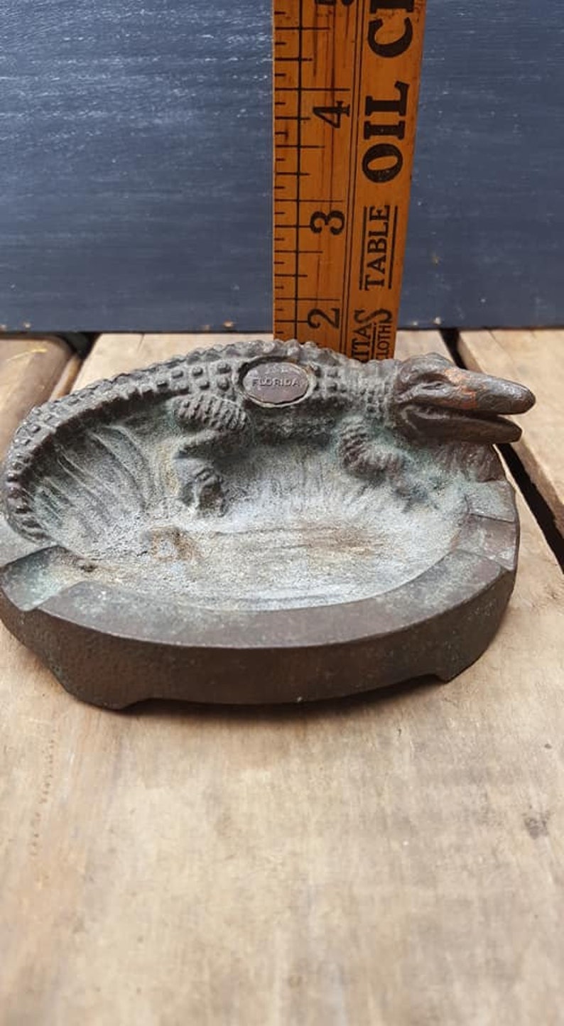 Vintage Florida Souvenir Spelter Alligator Ashtray