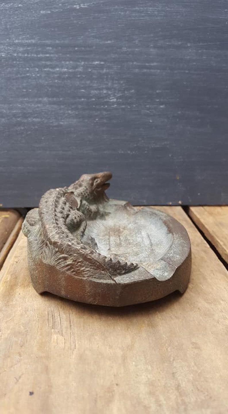 Vintage Florida Souvenir Spelter Alligator Ashtray