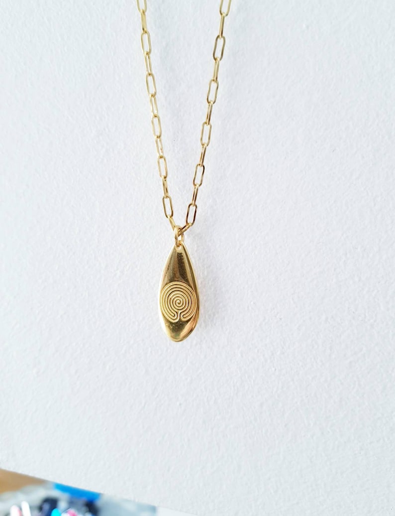 Link Chain Necklace With A Labyrinth Oval Pendant 24K Gold Plated
