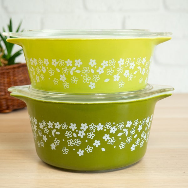 PYREX Spring Blossom Green "Crazy Daisy" Cinderella Casserole Set with Lids, 472-B, 473-B