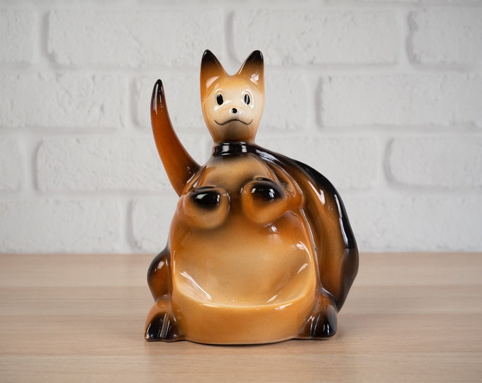 1956 Mccoy Pottery Boxing Kangaroo Dresser Valet, Pulp Fiction Kangaroo