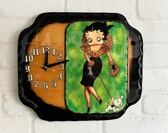 Vintage 70s Betty Boop Wall Clock Lacquered Wood