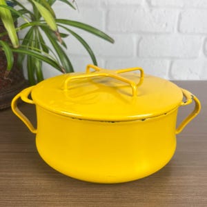 DANSK Kobenstyle Enamel 2 QT Stock Pot Dutch Oven with Lid Yellow