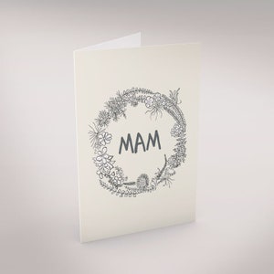 Mejor mamá - Corona de morcillas irlandesas - Perfecta para el Día de las Madres (¡o el cumpleaños de mamá!).