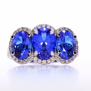 4ct Oval Cornflower Blue Sapphire Ring, 3 Stone Anniversary Diamond Ring, Giftable Items