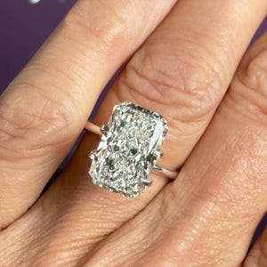 Diamante sintetico Radiant da 6,19 carati, purezza FVVS2, certificato IGI. immagine 3