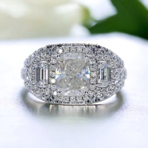 Anello con alone a tre pietre con taglio a cuscino allungato certificato IGI – Anello di fidanzamento per anniversario con diamanti da laboratorio
