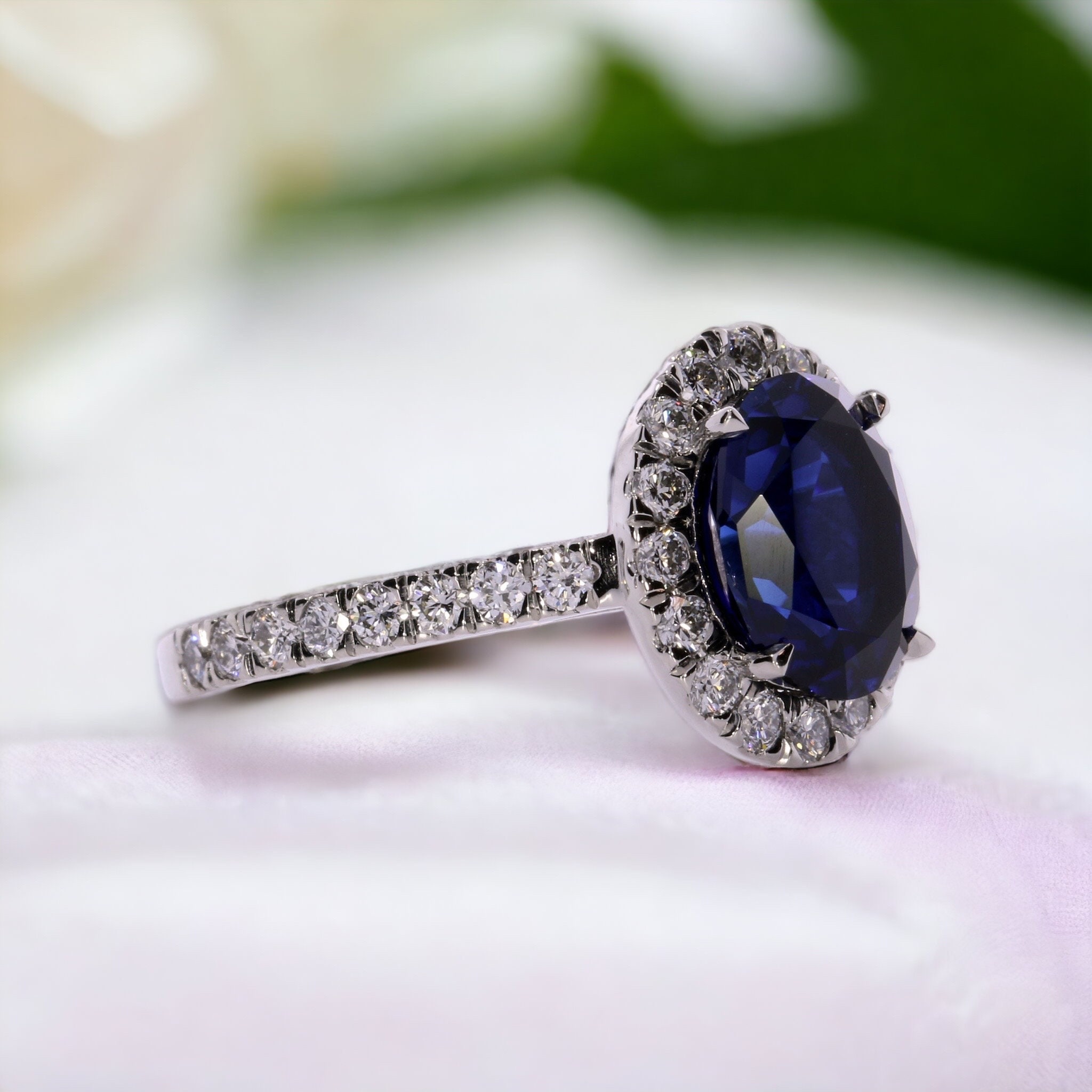 Anello di fidanzamento con zaffiro blu da 4 carati taglio Anello di fidanzamento con zaffiro blu da 4 carati taglio