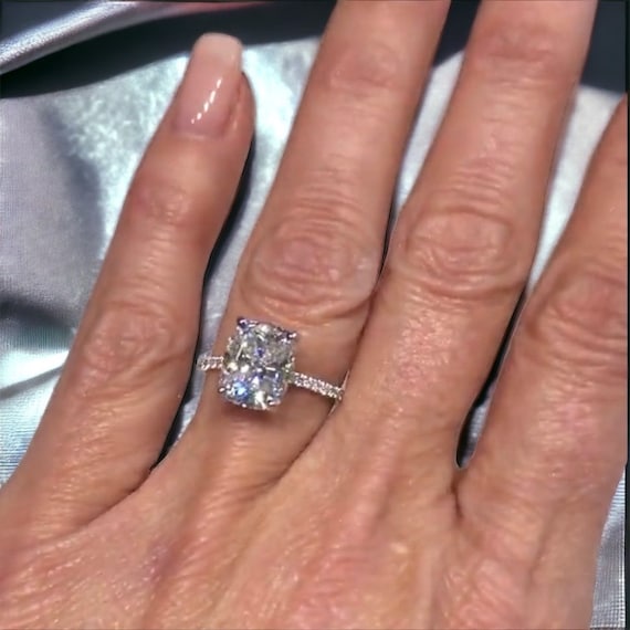 Cushion cut pave ring deals