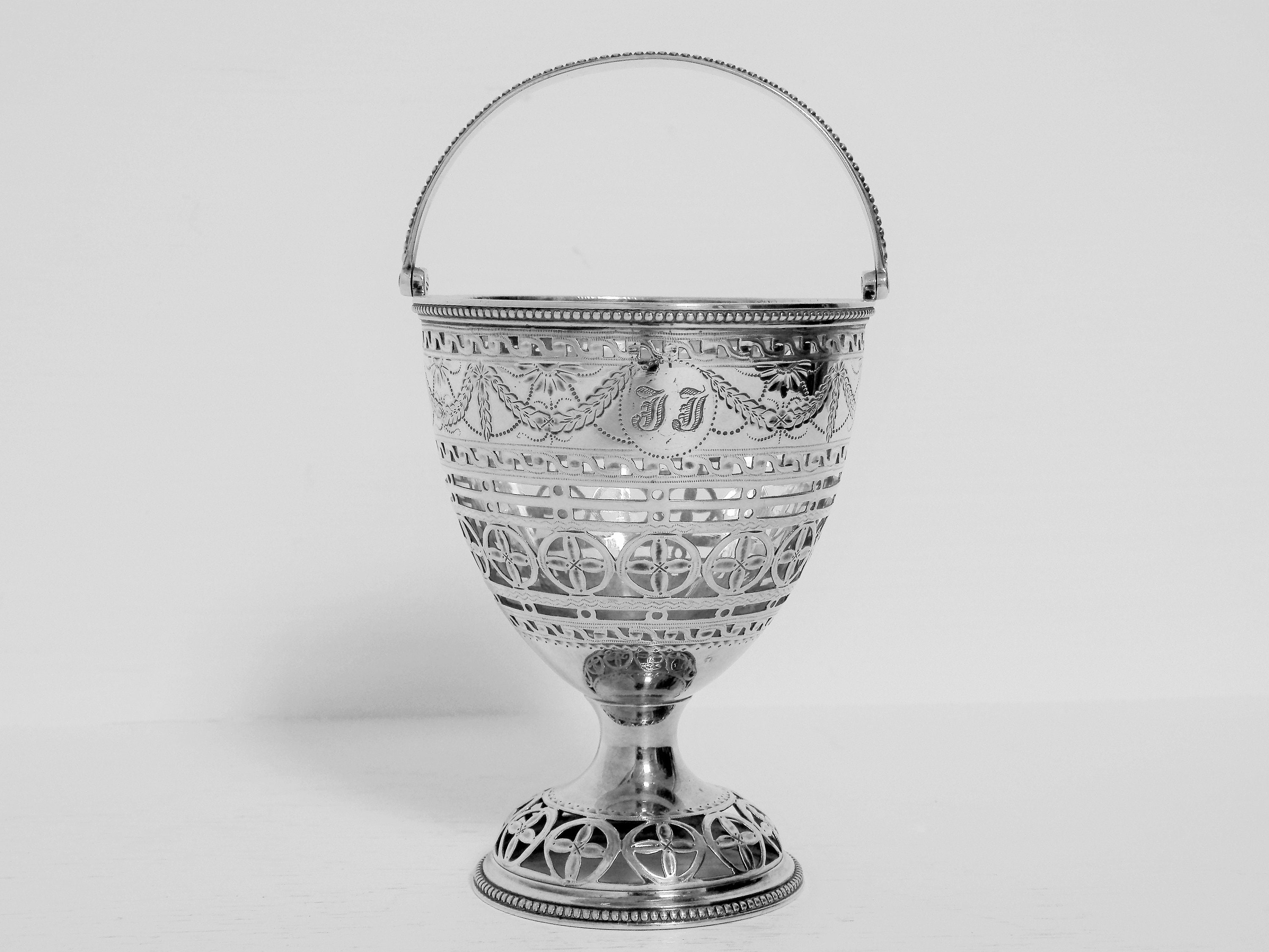 Rare 1700S Hester Bateman Anglais Argent Solide Sugar Bowl avec Doublur de Verre Original. Antique A