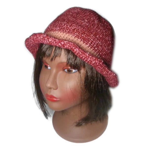 Chapeau bonnet, chapeau crochet bordeaux, style chapeau melon chapeau hiver femme, cadeau automne hiver, style hippie chic bohème chic vegan