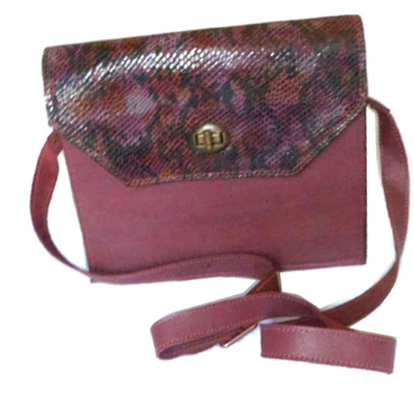 Sac bandoulière cuir femme, sac pochette cuir, sac en cuir bordeaux, sac imitation serpent bordeaux, sac très chic, sac bandoulière règlable