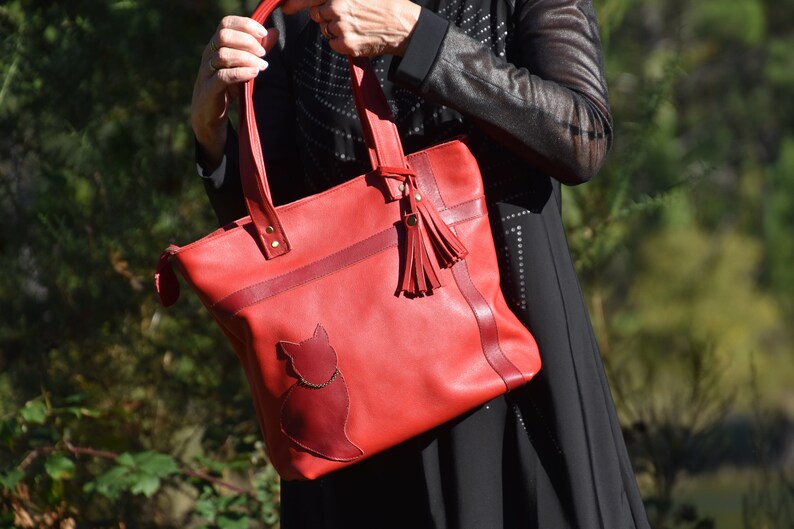 Original tote bag in red leather of French creation, chic and practical, an ideal gift for cat fans image 5