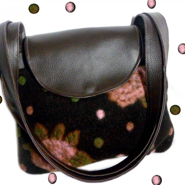 Sac à main chocolat en laine feutrée à fleurs roses  marron,sac porté épaule ou bras,idée cadeau original d'hiver pour dame modeuse élégante