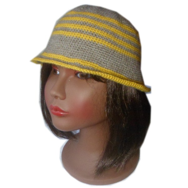 Chapeau cloche hiver pour femme,chapeau bonnet au crochet en laine jaune safran gris taupe,style hippie boho chic,cadeau original pour femme