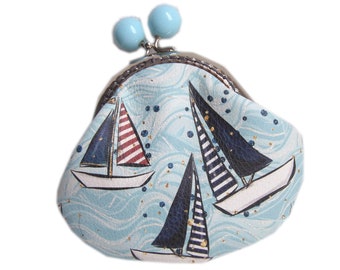 Sailboat purse in light blue faux leather with retro metal clasp, vintage style boat purse, original gift for women or children