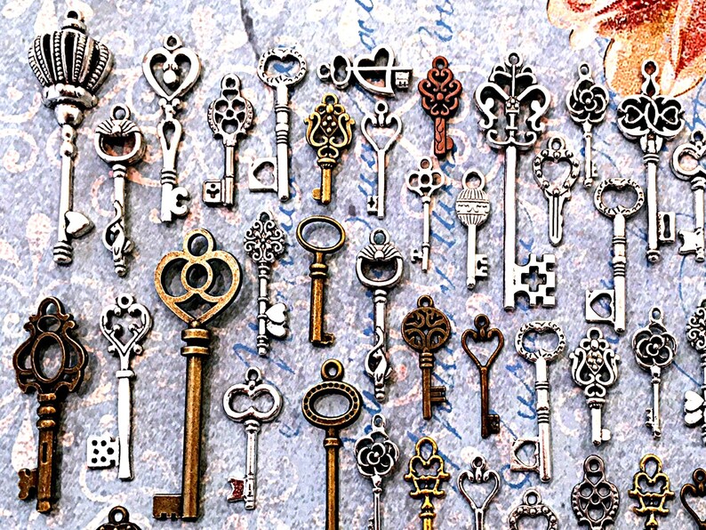New Bulk Lot Skeleton Keys Vintage Antique Look Replica Charms Jewelry Steampunk Wedding Escort Bead Supplies Pendant Reproduction Craft